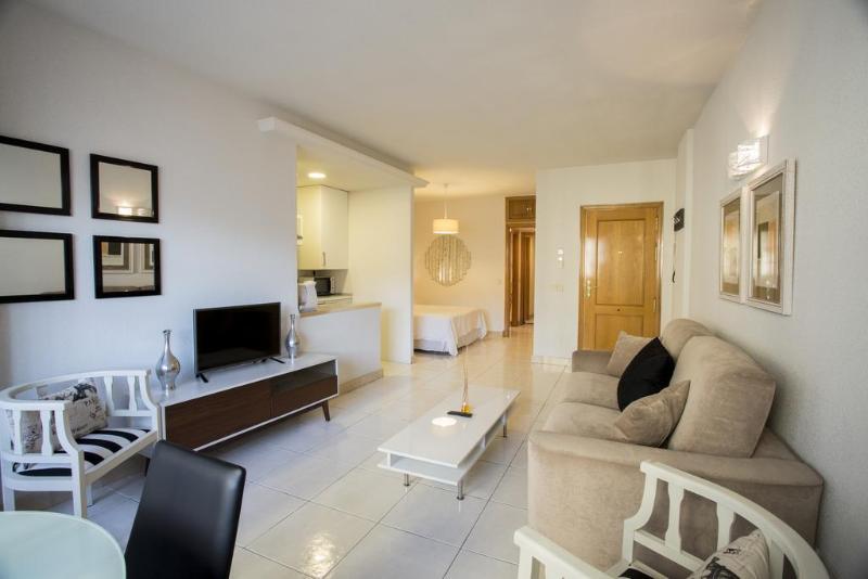 شقة Wootravelling Plaza De Oriente Homtels مدريد المظهر الخارجي الصورة